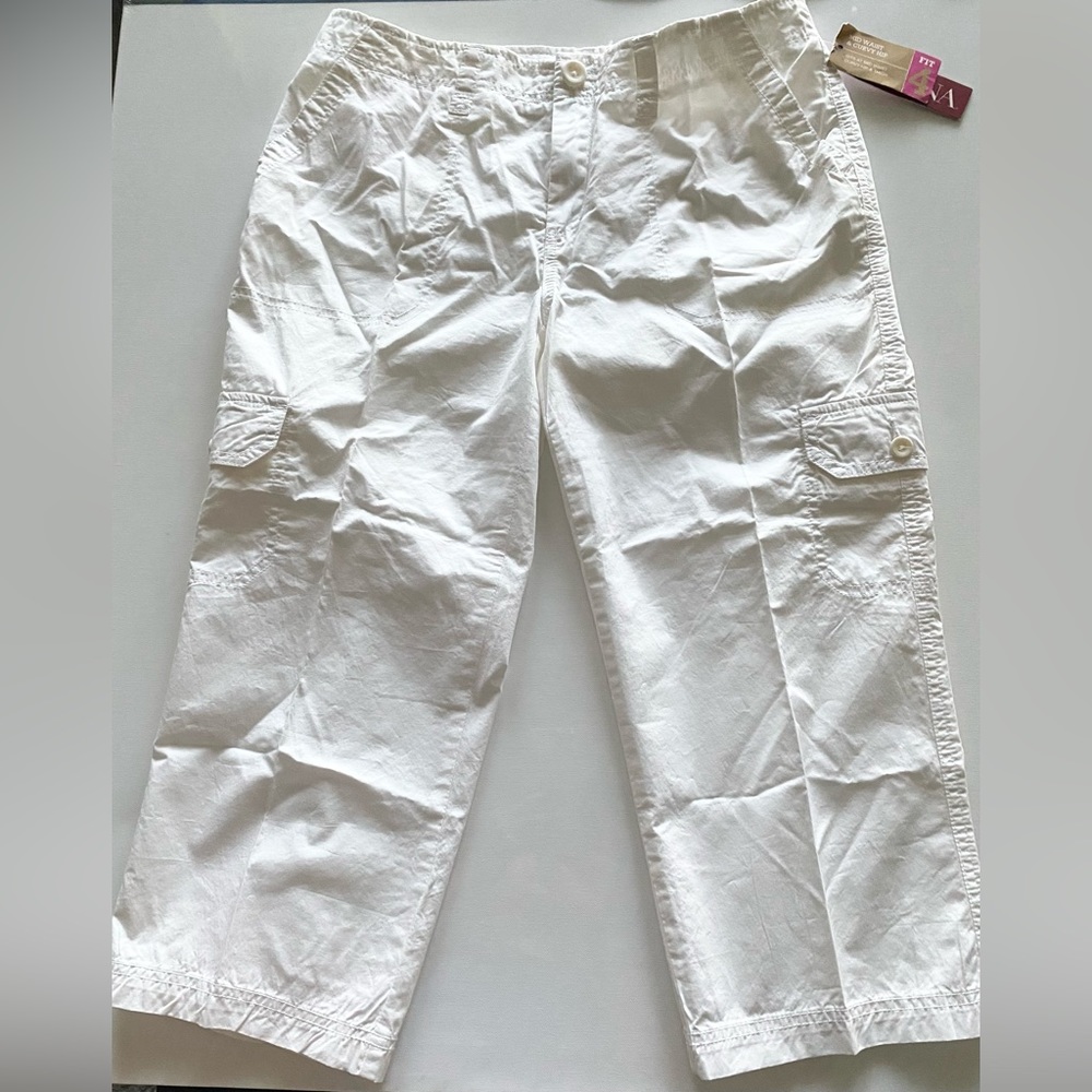 Women’s Merona Cargo Capri pants - White